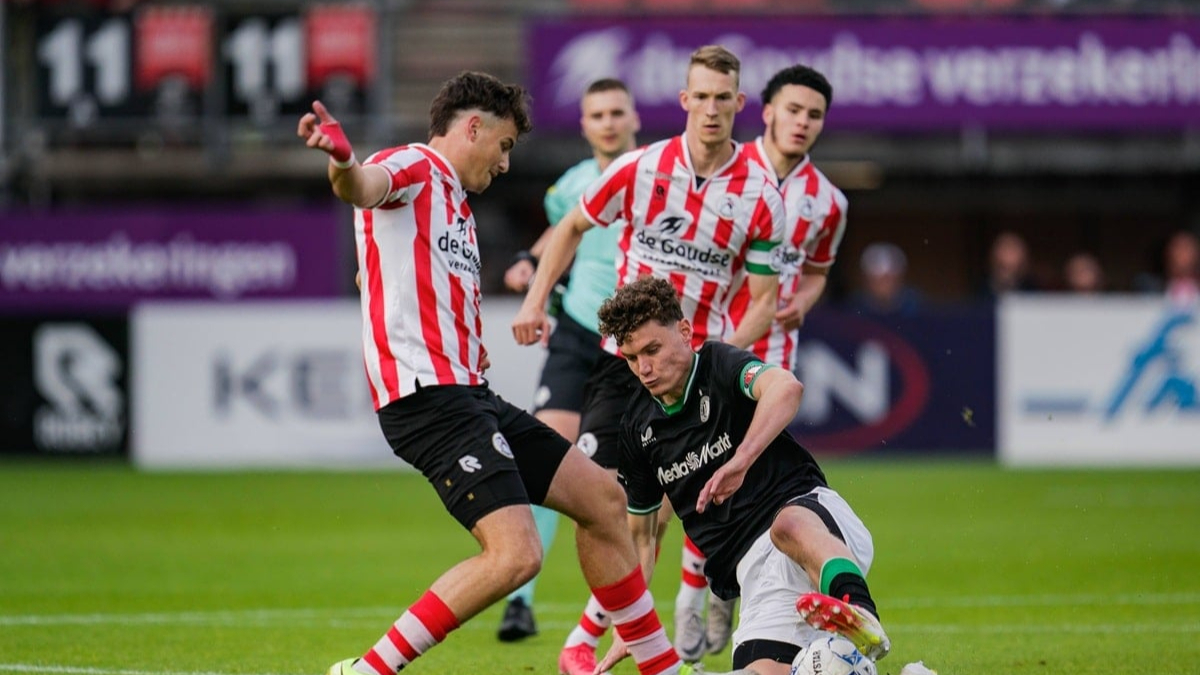 B体育平台-荷甲球员成功转会加盟德甲俱乐部(荷甲各球队关系网)