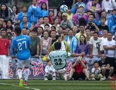 球迷盛况空前，篮球联赛燃情厮杀的简单介绍