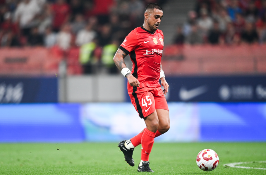 B体育平台-包含鲁能客场失利，三连败令球队陷入低谷的词条